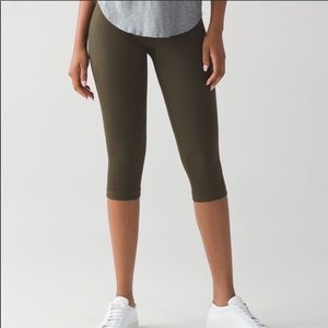 Lululemon flow and go crop size 4 - army green